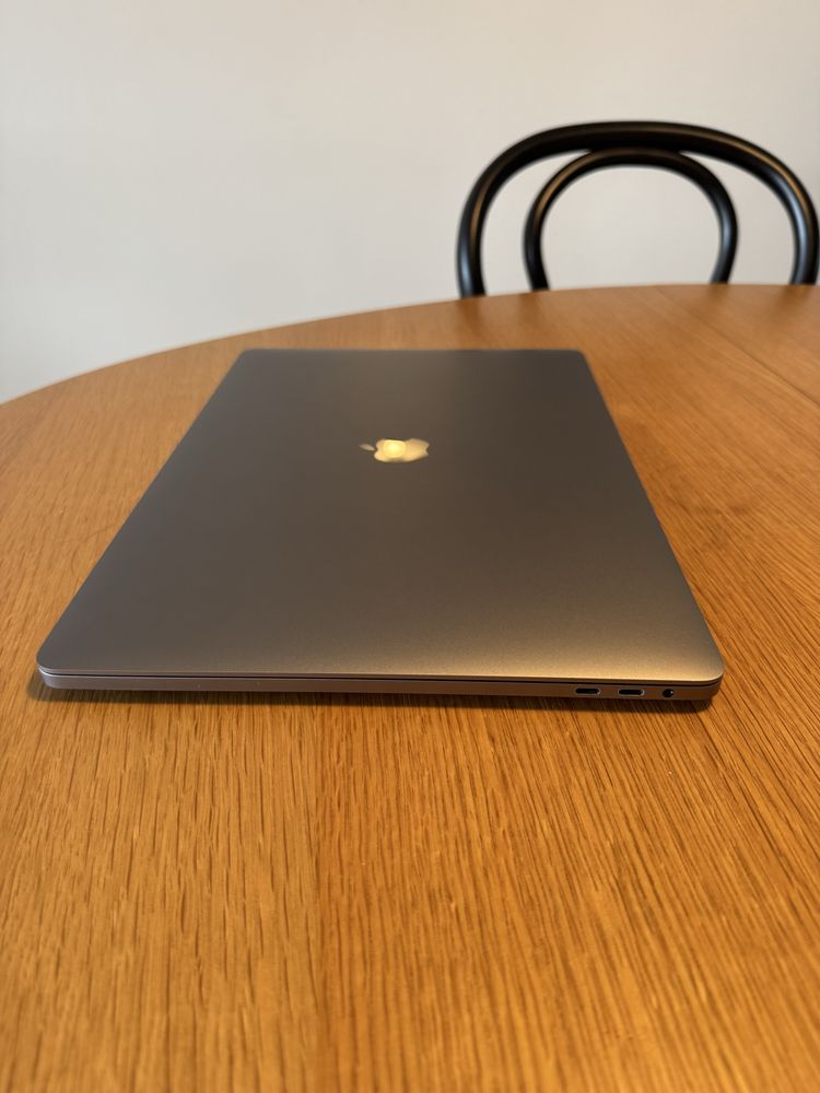 Laptop Apple Macbook Pro 16”, 512Gb ssd, 16gb ram, i7
