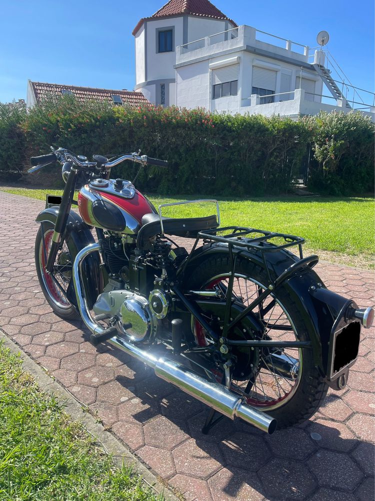 Ariel red hunter