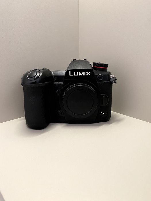 Panasonic Lumix DC-G9 + комплект