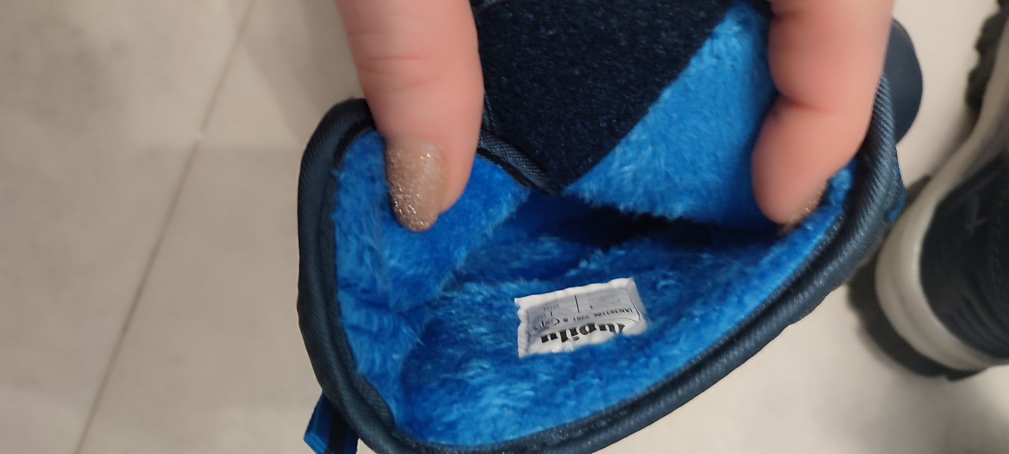 Buty zimowe śniegowce nowe rozm. 25 na rzep
