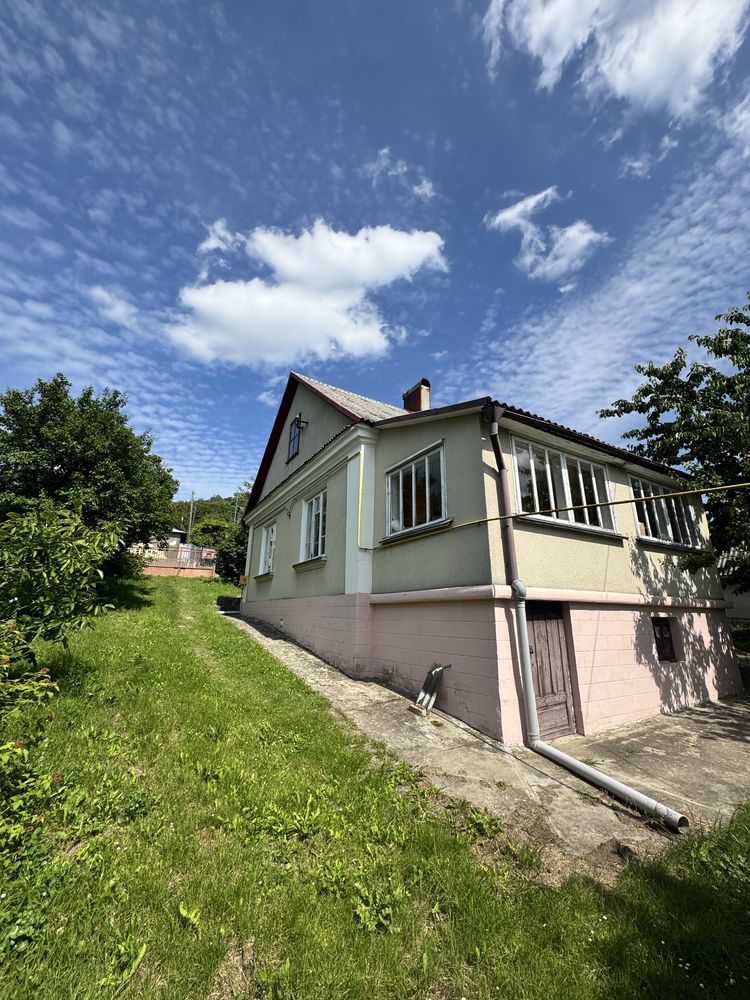 Продається господарство в м.Кременець Тернопільщина