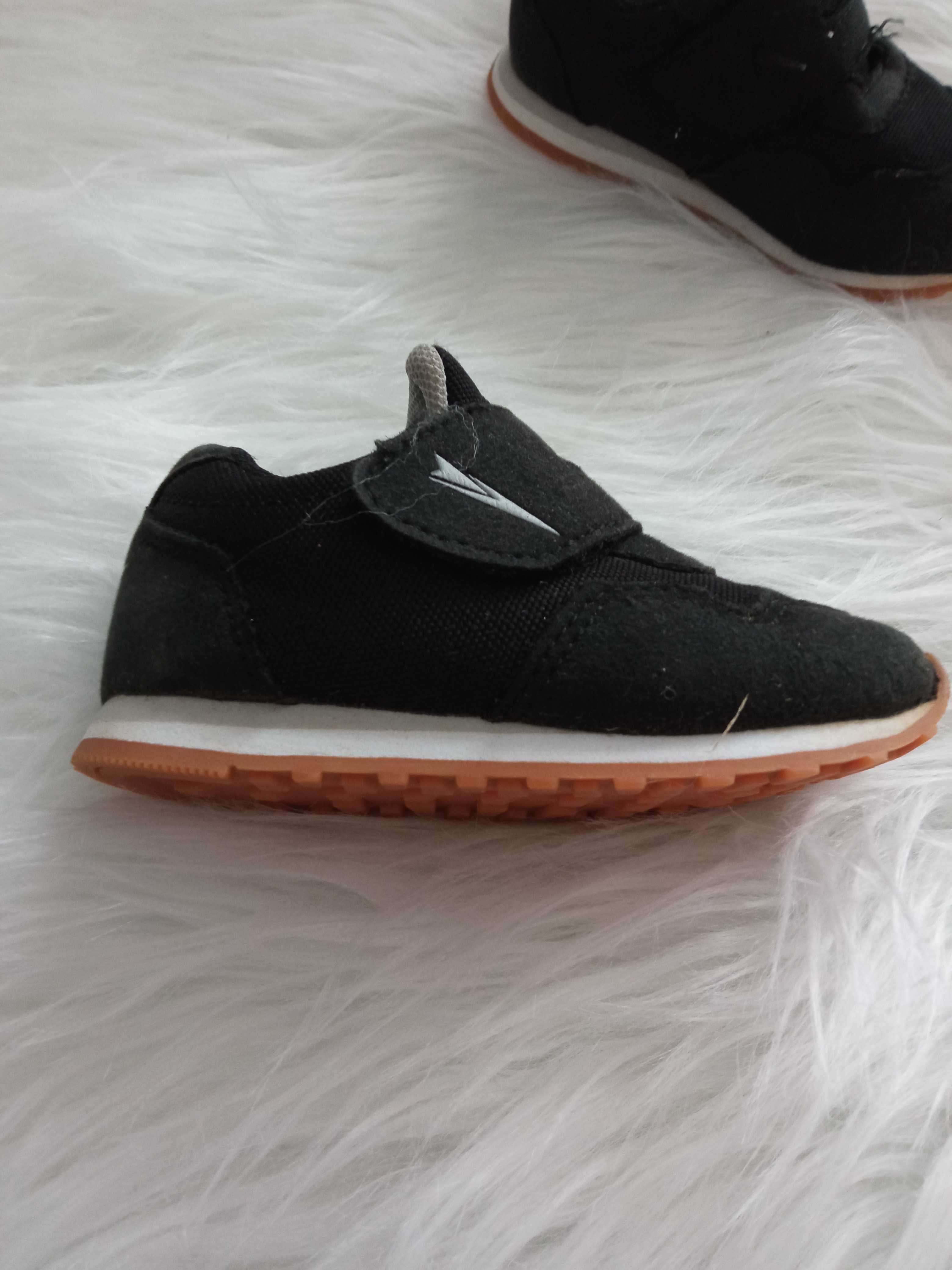 Adidasy Sprandi r. 22