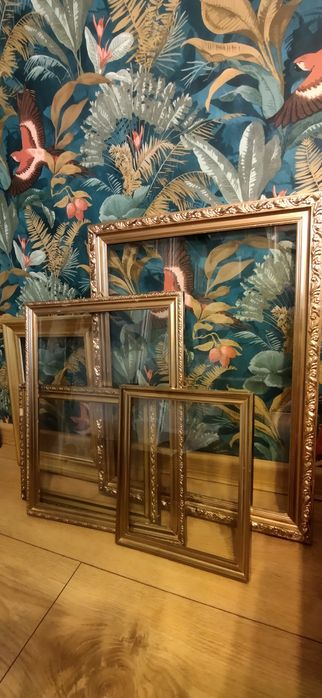 Ramki drewniane oprawione szkłem