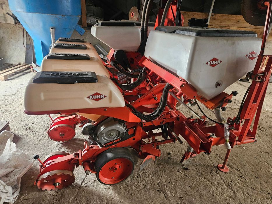 Siewnik kuhn do kukurydzy