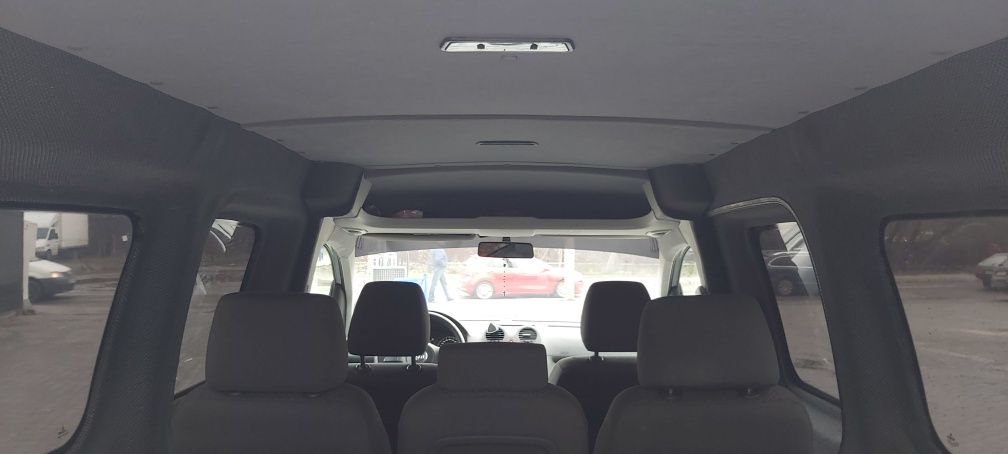 VW Caddy 2015 7 місць