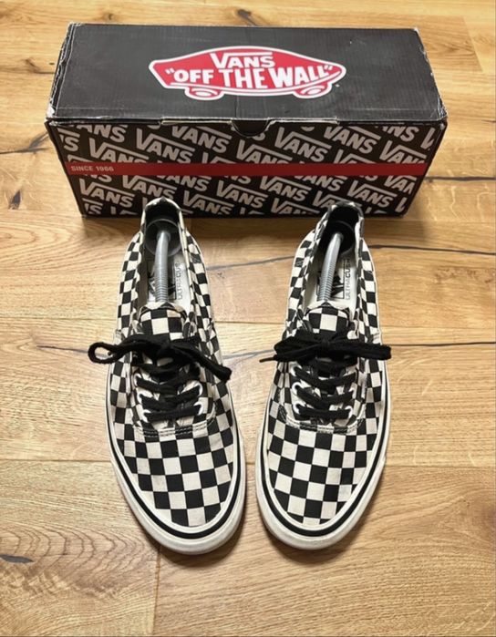 Vans New Era Checkerboard 44 Style Buty