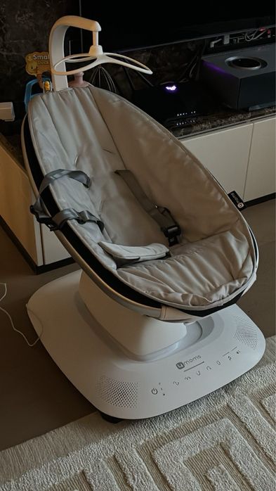 Крісло-гойдалка 4moms mamaRoo