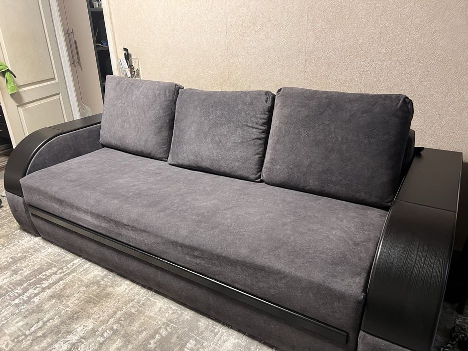 Продам диван (раскладной)