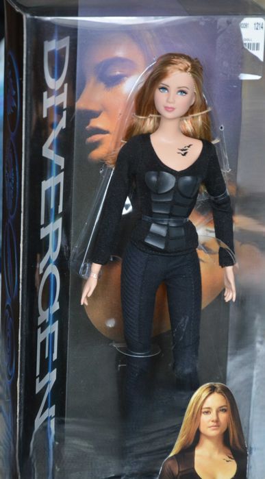Barbie Tris Divergent Барбі Тріш Дивергент колекційна нова