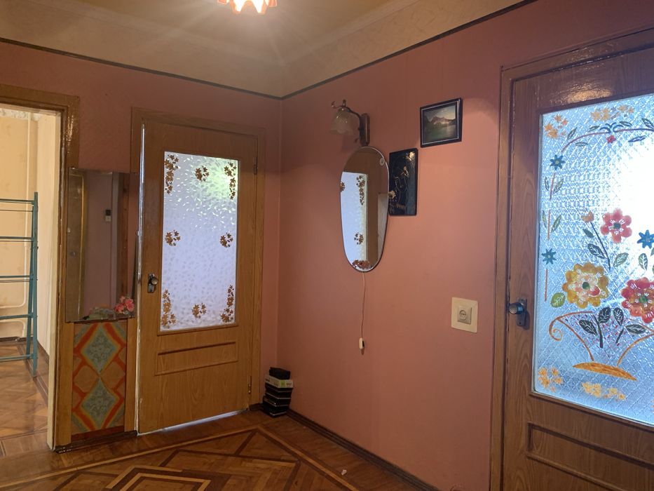 3 вк вул Валентинівська біля метро Студентська ексклюзив