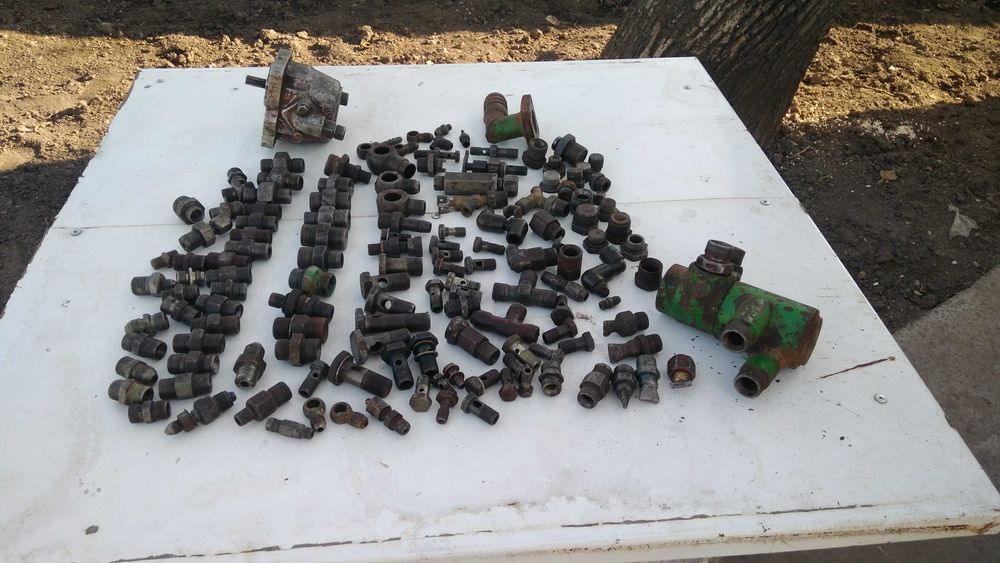 Гідравлічні штуцери, насос НШ-10, фляцень насоса НШ-32