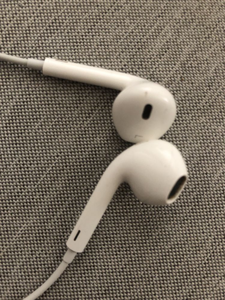 Наушники/ гарнитура Apple EarPods Lightning Conector