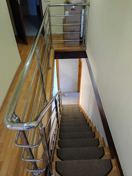 Sprzedam schody dębowe ażurowe z balustradą