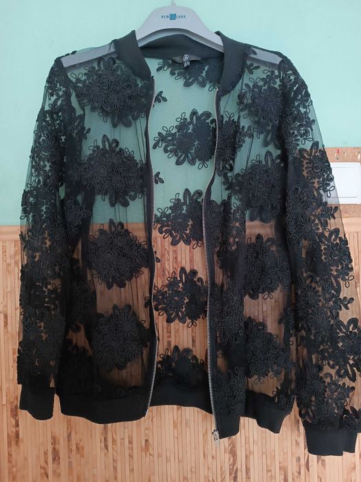 Жіноча легка курточка бомбер в готичному стилі, р. 38 (EUR)