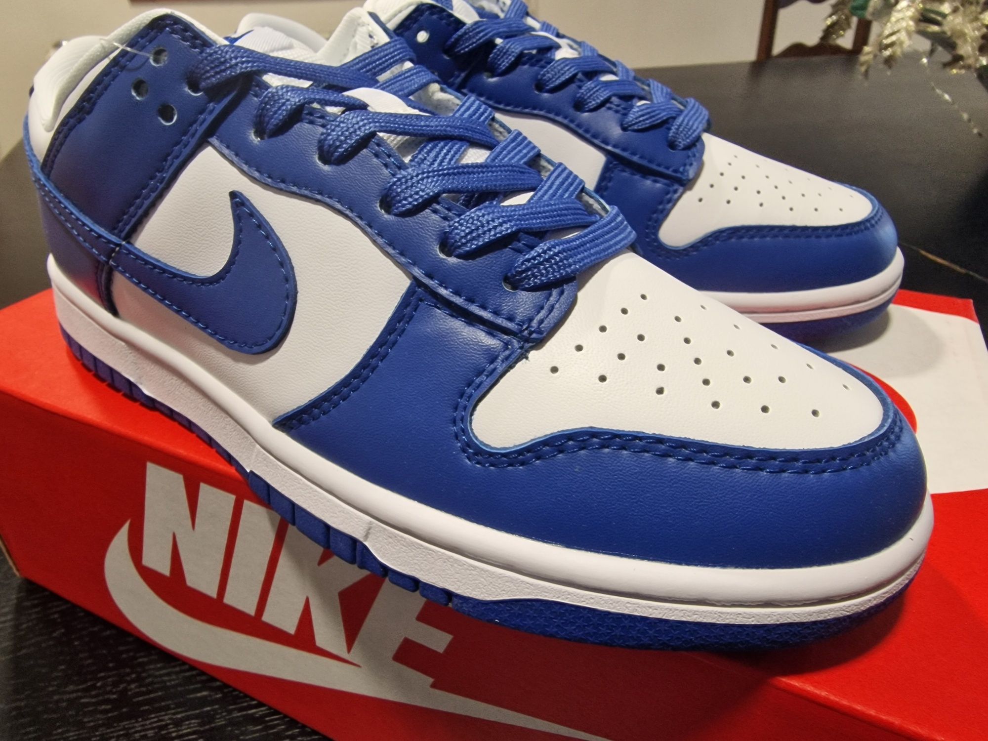 Dunk Low SP ( Kentucky )  38,39,42,41,43