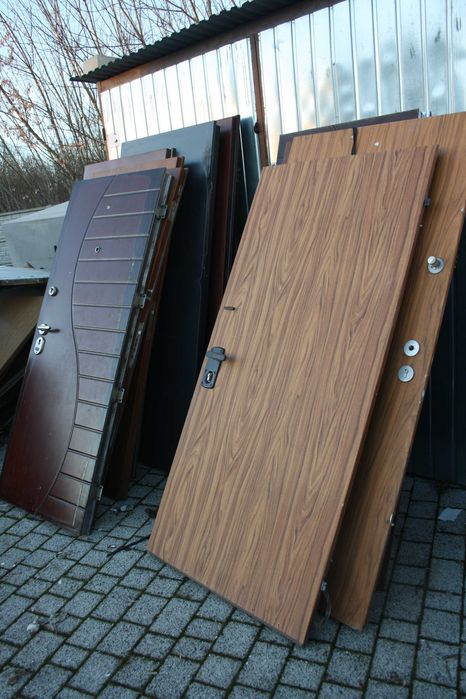 Sprzedam drzwi zewnętrzne