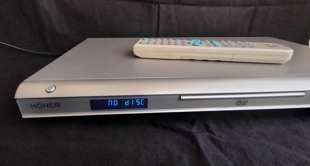 Leitor de DVD  e comando