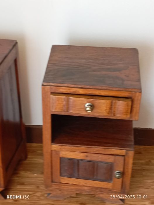 Mesas de cabeceira vintage