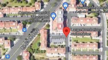 Vendo loja com excelente visibilidade no Centro Comercial de Massamá.