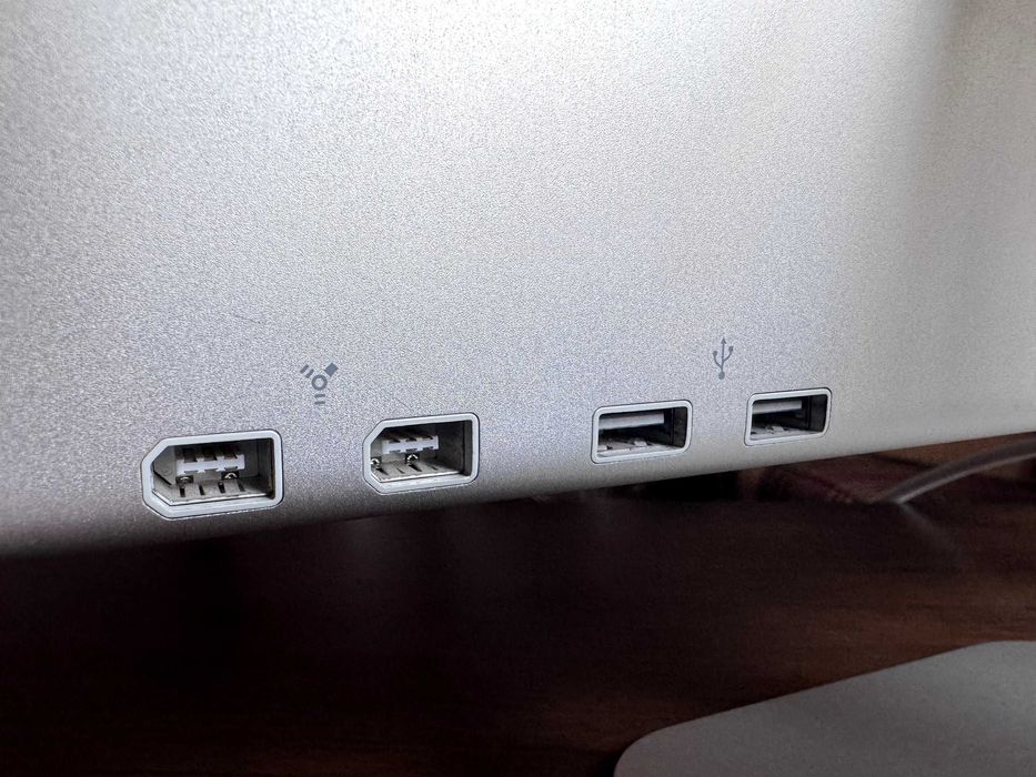 Продаю оригинальный Apple HD Display 23 дюйма в отличном состоянии