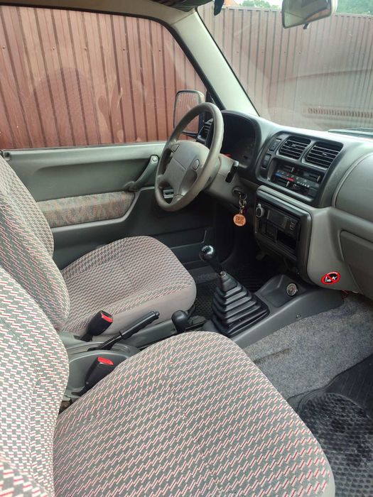 Suzuki Jimni позашляховик