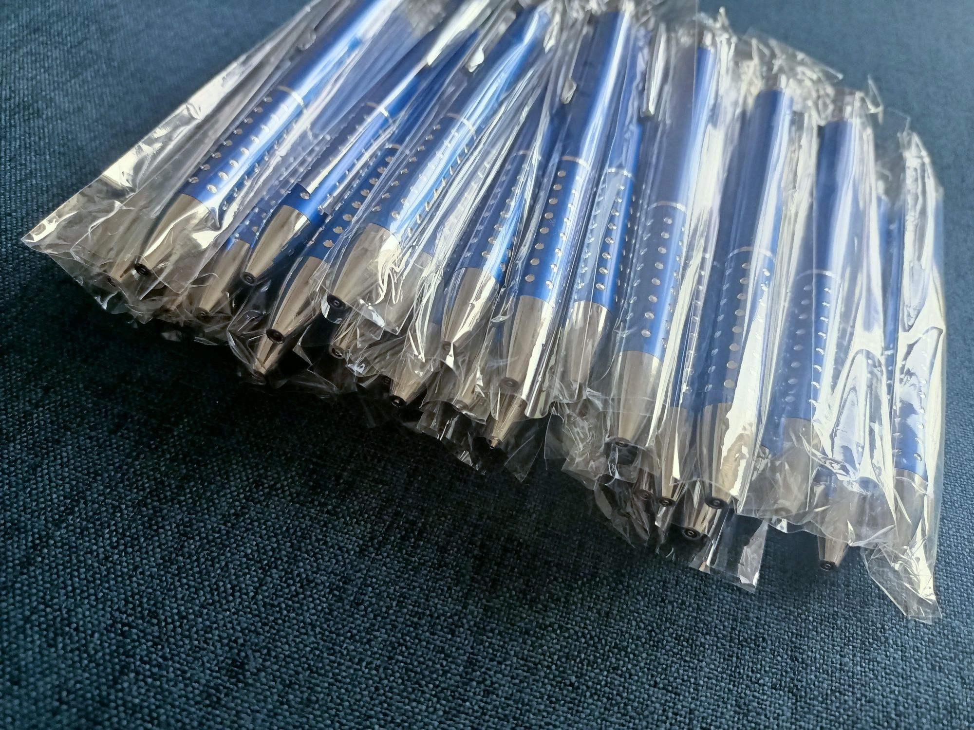 Ołówki automatyczne niebieskie 34 sztuki