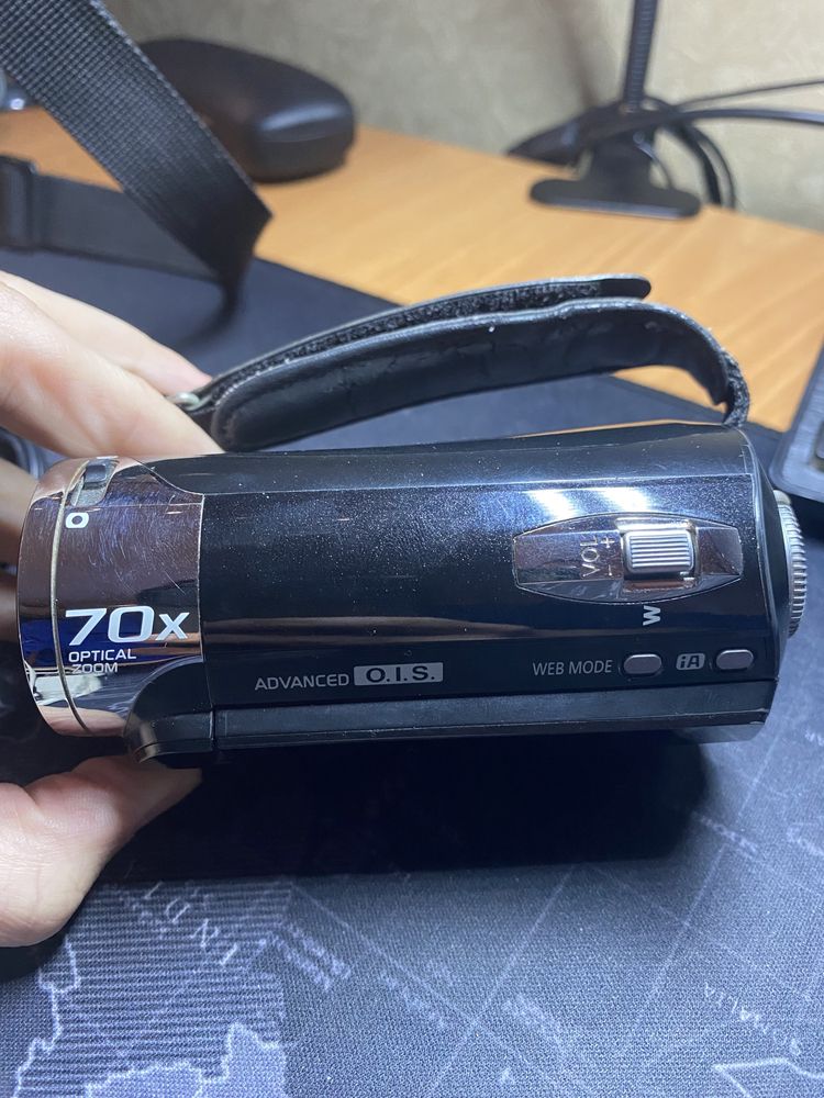 Продам відеокамеру Рanasonic SDR-S26 робоча в ідеальному стані + сумка