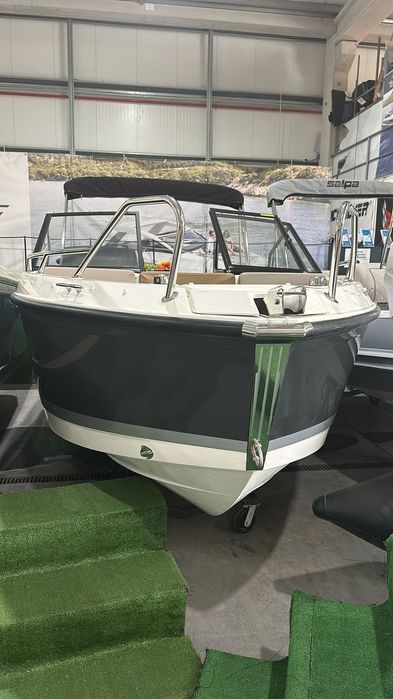 Quicksilver 555 Bow Rider
