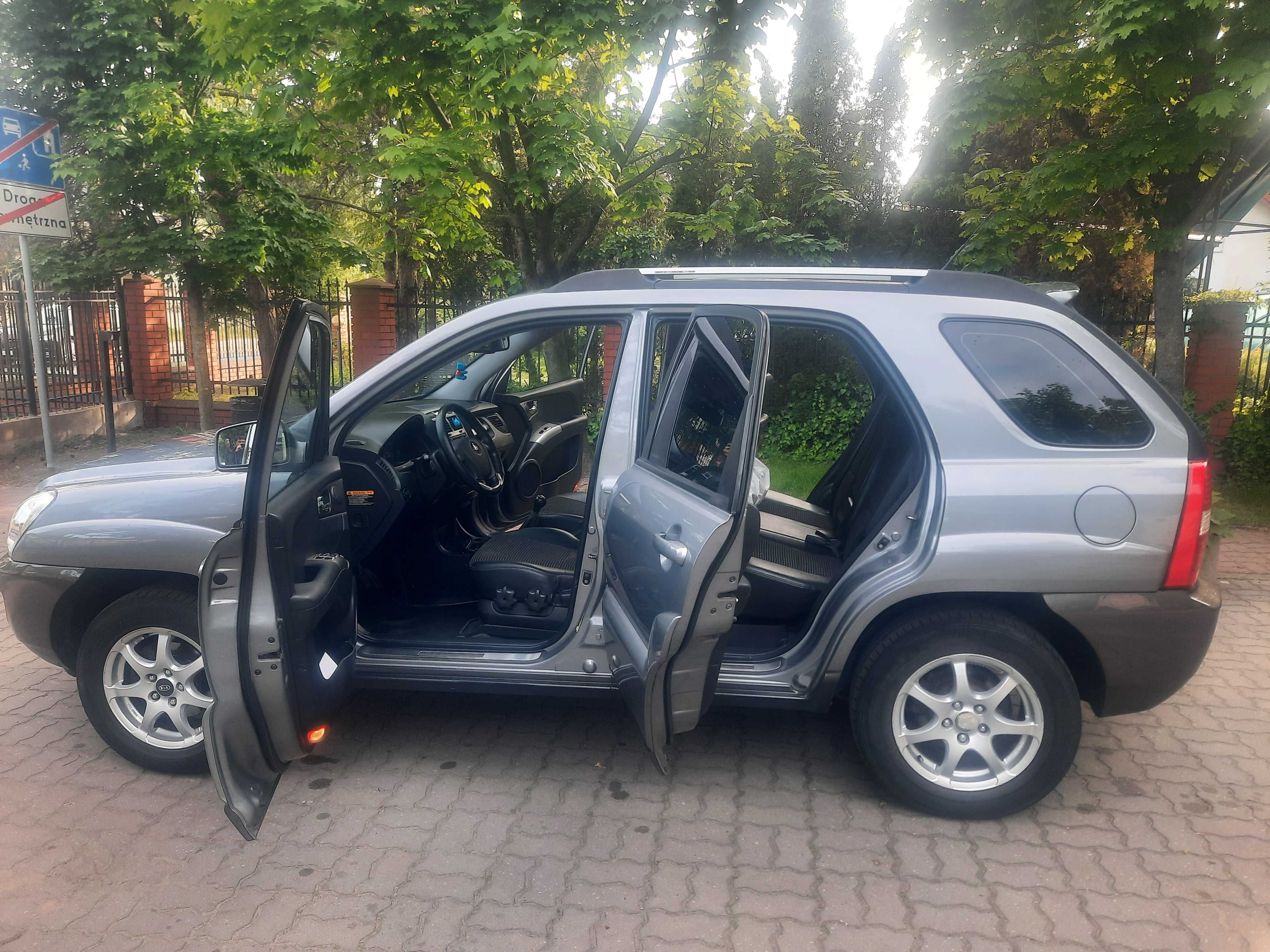 Kia Sportage 2008 r. + 4 opony zimowe