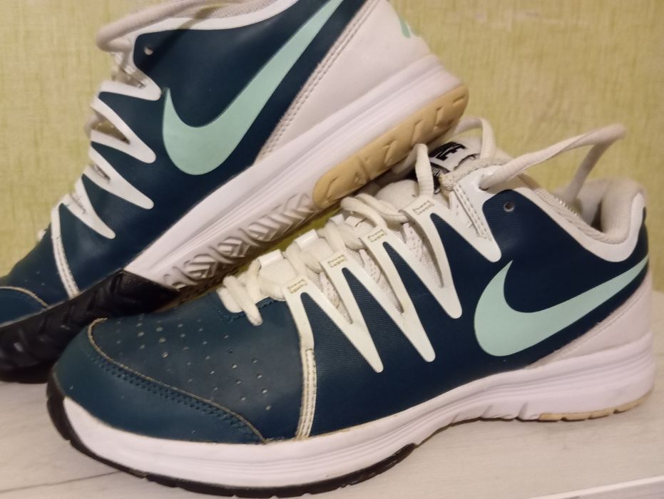Кросівки Nike Vapor court