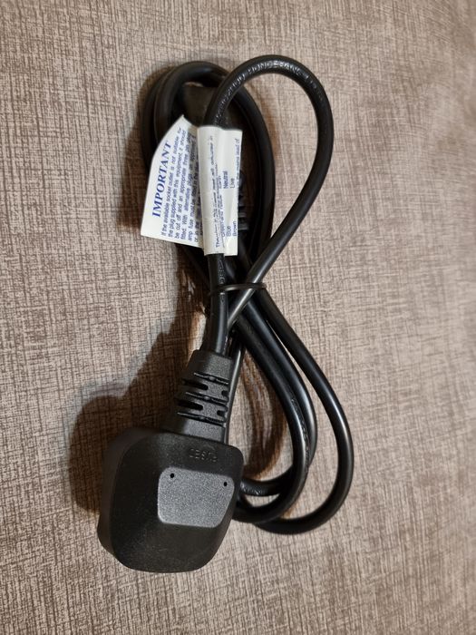 Кабель з вилкою (РО) 1,5м / AC POWER CORD 1500MM UK REG