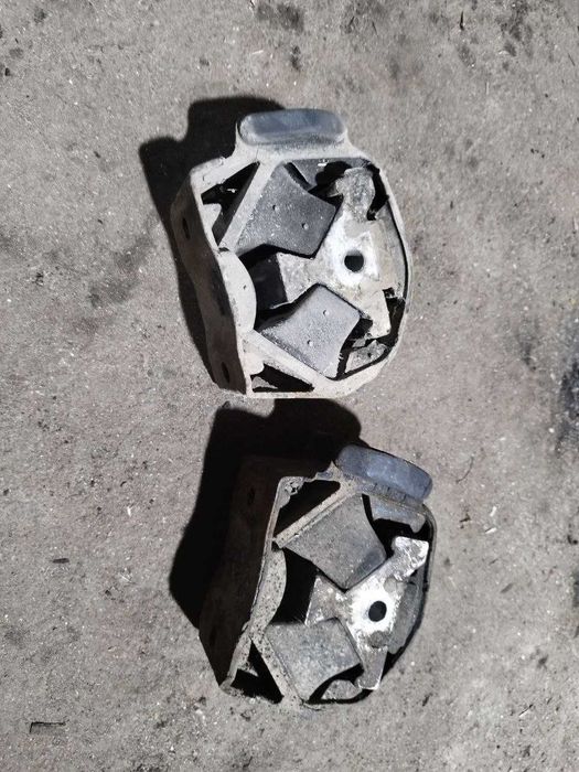 Подушка двигуна Mercedes Vito 638 2.3D