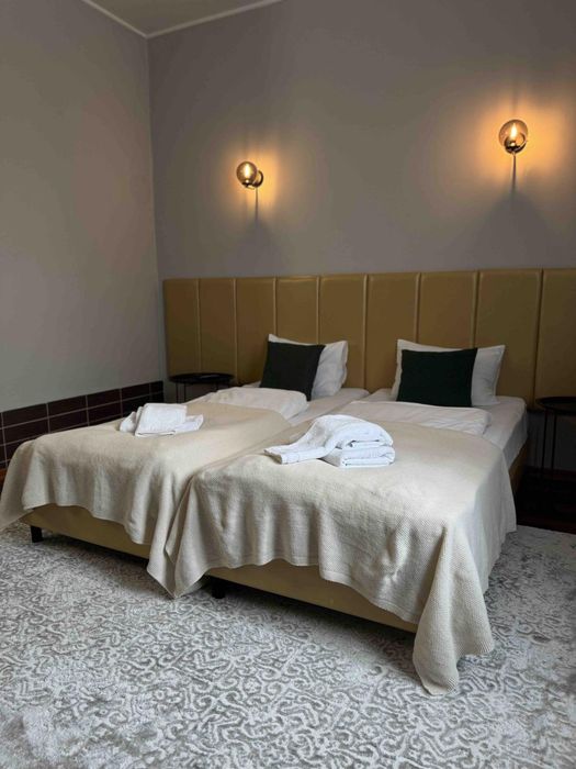 Продам готель 2200м2 в елітному котеджному містечку Северинівка.