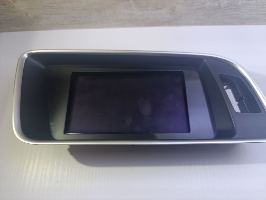 Рамка мультимедии на ауди Q5 2010-2017г.