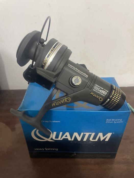 Carreto de pesca marca QUANTUM modelo QP 70