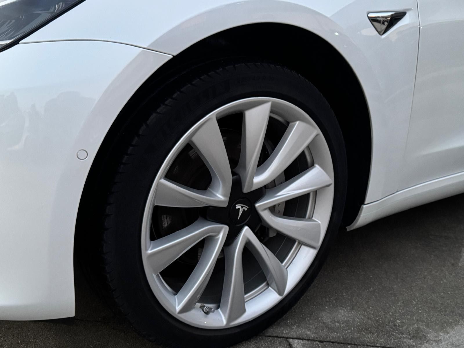 Tesla Model 3 Standard Range Plus RWD