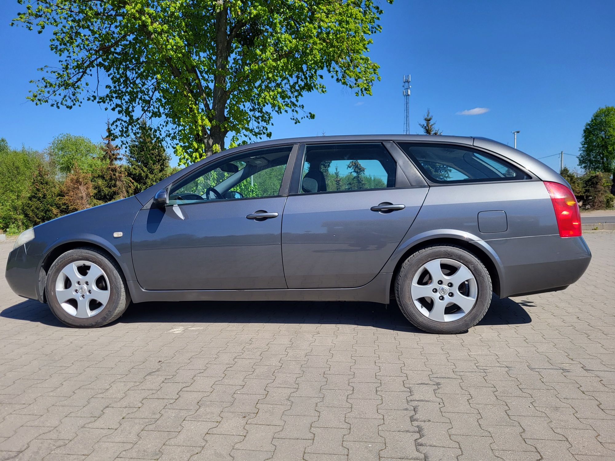 Nissan Primera P12