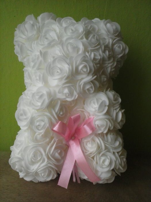 Miś z róż Biały wys. 25 cm ***Dzień Kobiet*** inna okazja
