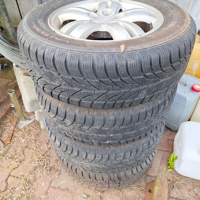 Opony 215/65/16 komplet kół zimowych Hundei  Kia