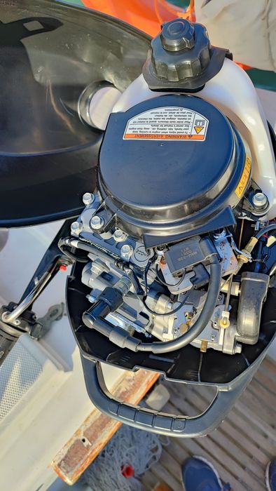 motor suzuky  2,5 hp 4t novo em folha 700 euro