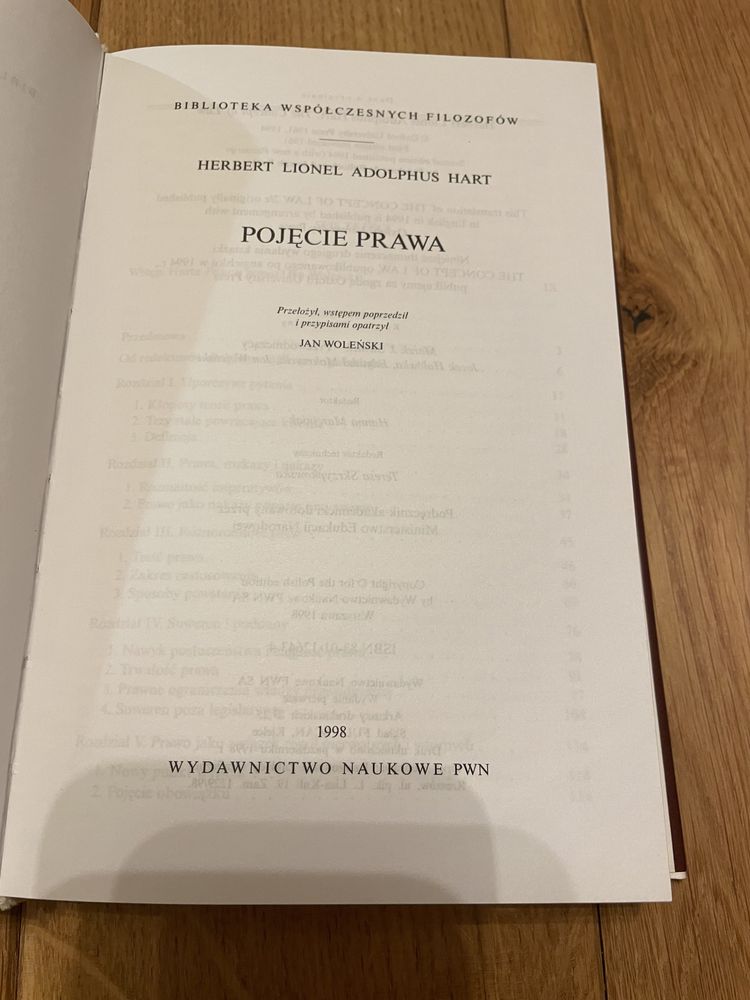 Herbert L. A. HART  „Pojecie prawa”