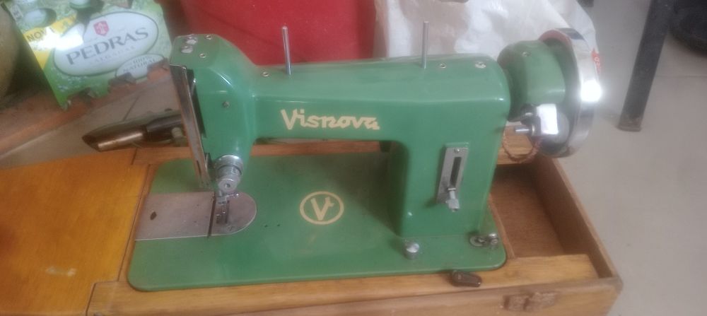 Máquina de costura rara