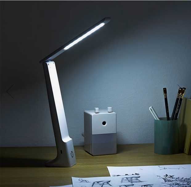 Складна настільна лампа із зарядкою від USB, для читання та навчання.