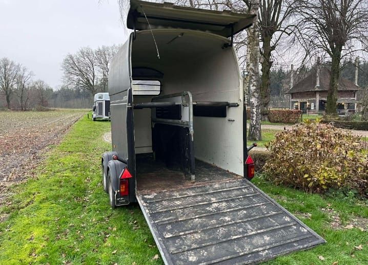 Przyczepa do przewozu koni WESTFALIA DMC 2000KG