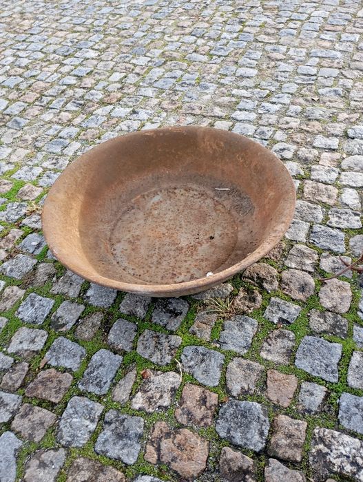 Vendo esta banheira muita bonita bom estado