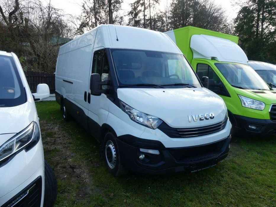 Iveco Daily  2,3 35-120 HI-MATIC MAXI paka 4,77m L4H2 Kamera Automat F.VAT-23 Black