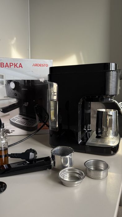 Кофемашина/кавоварка рожкова Ardesto