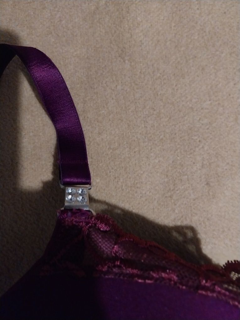 Damski stanik 75 F,  pòł stringi nowe