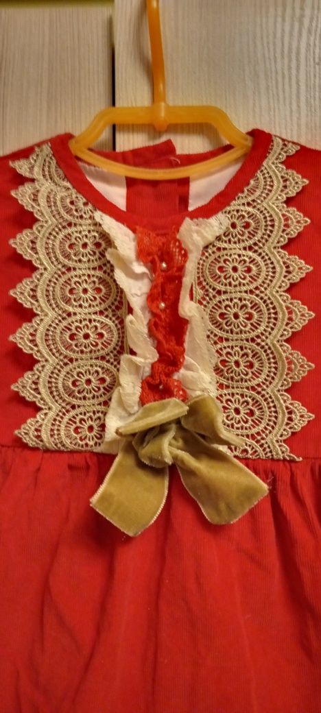 Нарядное новогодное детское платье. Красивый стиль платья 50-60 е.