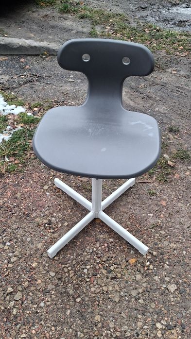 Krzeslo obrotowe ikea dla dziecka